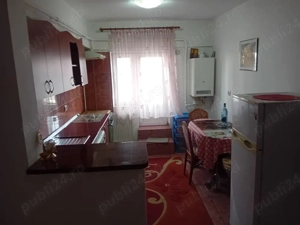 Ap 2 cam Petrodava 50mp central etaj 1 renovat la cheie 