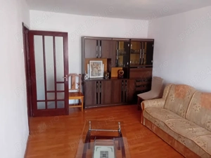 Ap 2 cam Petrodava 50mp central etaj 1 renovat la cheie  - imagine 5