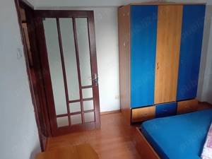 Ap 2 cam Petrodava 50mp central etaj 1 renovat la cheie  - imagine 4