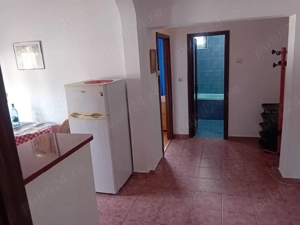 Ap 2 cam Petrodava 50mp central etaj 1 renovat la cheie  - imagine 7