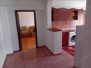 Ap 2 cam Petrodava 50mp central etaj 1 renovat la cheie  - imagine 6