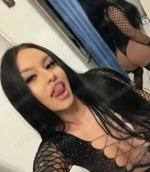 Buna ,Denisa sunt ,naturală fără fițe,cea ce spun și ofer Poze din  locația mea Discreție,kis