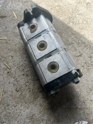 pompa hidrulica miniexcavator  - imagine 5