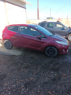 Vând Ford Fiesta an 2009,inmatriculat,1.2 benzina cu gpl - imagine 2