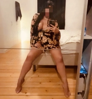 Te-ai săturat de poze false te aștept la mine..Partty girl