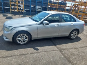 Dezmembram Mercedes C Class W204 facelift 2.2 cdi euro 5 An 2012 - imagine 4