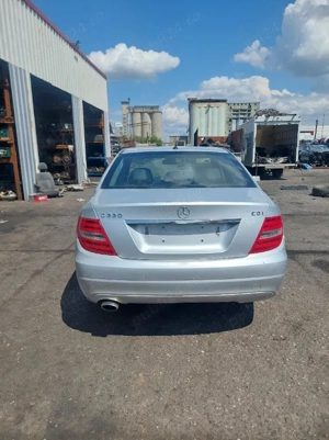 Dezmembram Mercedes C Class W204 facelift 2.2 cdi euro 5 An 2012 - imagine 2