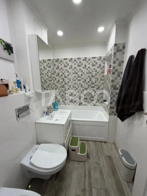 De vanzare apartament 3 camere decomandate Intre Lacuri la cheie - imagine 8