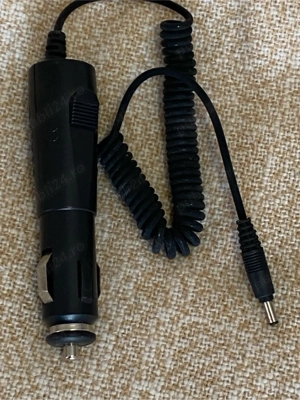 Incarcator auto nokia nou,6310,6210,6110,5110,8800,8210 mufa groasa