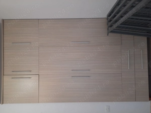 Dulap mare pentru depozitare   haine   stare bună