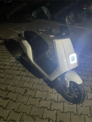 scuter moped electric 