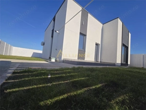 Gata de mutare- 3 camere - 2 bai - pod - beci