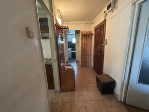 Vand apartament 3 camere decom.Micalaca zona 300,etaj 2 din 4,st.102 mp.cu centrala pe gaz.