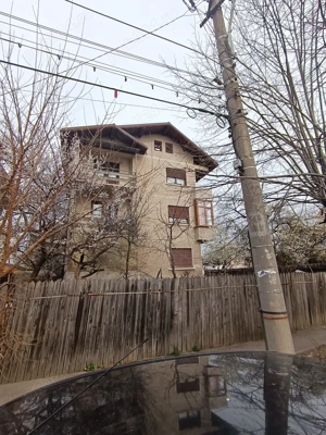 Apartament 3 camere in vila pe strada Praga