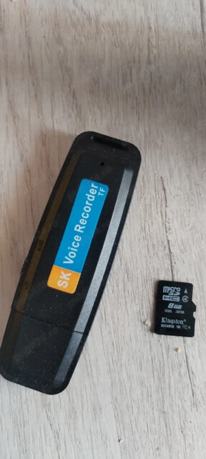 Stik memorie plus dispozitiv de inregistrare