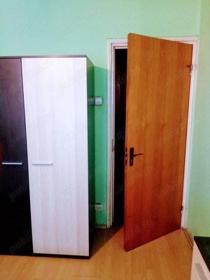 Camera  in  apartament  de  trei camere - imagine 3