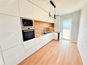 Penthouse cu 3 camere terasa 40 mp 85 mp utili si 2 locuri parcare