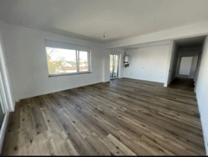 Apartament 3 camere, decomandat, zona Siloz-semicentral