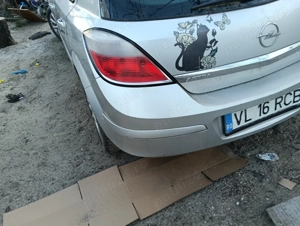 Dezmembrez Opel Astra h 16 benzina  - imagine 4