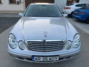 Mercedes E Class 220 - imagine 3