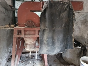 Vând moară de cereale pe trifazic și cantar până la 150 kg 