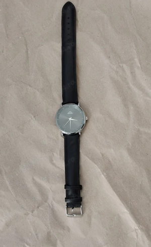 Vând ceas cu baterie pentru bărbați