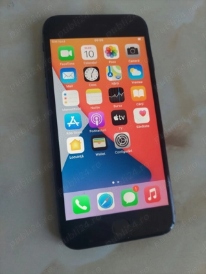 Vând Apple iPhone 8 Black de 64Gb [fisurat pe spate] [poze reale]