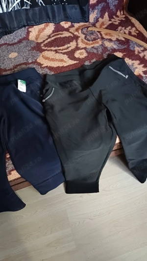 pantaloni subțiri și bluze