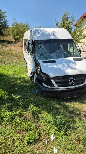 vand mercedes sprinter avariat - imagine 8