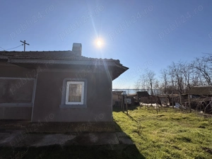 Vând casa la curte comuna Ulmu, judet Calrarasi la 200 m de lac! - imagine 12
