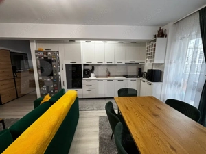 Apartament luminos, cu 3 camere, 75 mp, etaj intermediar, zona Eroilor - imagine 2