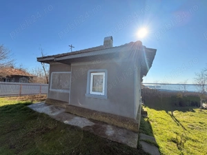 Vând casa la curte comuna Ulmu, judet Calrarasi la 200 m de lac! - imagine 24