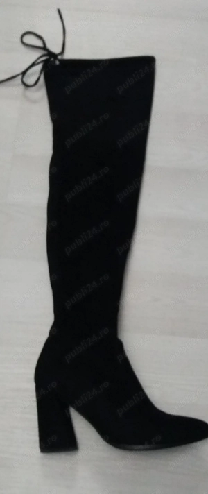 Cizme lungi catifea în stare foarte bună mărimea 39-40. 