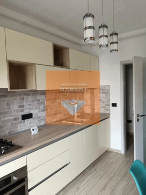 Inchiriez apartament 3 camere lux, Pitesti, zona centrala, prima inchiriere. Garaj - imagine 13