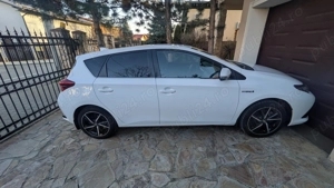 Toyota Auris, 1,8 l, euro 6, full Hybrid, primul proprietar, 55.300 km - imagine 2