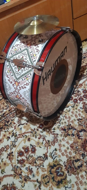 vand tobe traditionale cu  cinel de alama.