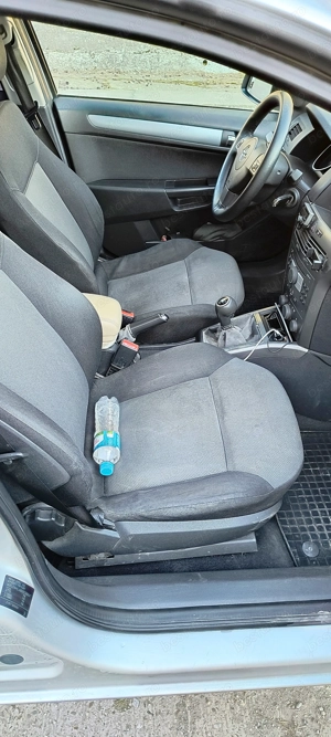 Opel Astra H benzină 1.4 benzina 90 CP - imagine 4
