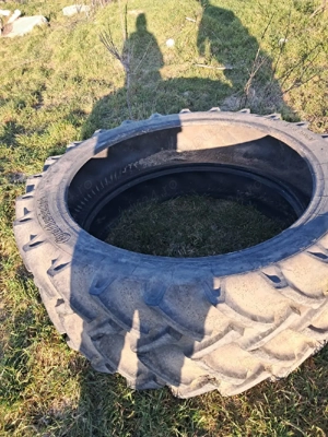 vând două cauciucuri pe 36 - imagine 2