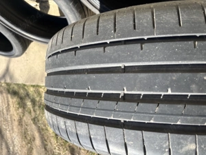 Vand anvelope Dounlop 225/40 r18 , Amvelopele au fost uzate doar un sezon de vară  - imagine 2