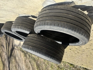 Vand anvelope Dounlop 225/40 r18 , Amvelopele au fost uzate doar un sezon de vară  - imagine 3