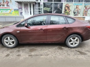 Opel Astra J (Sedan) 1.4 turbo 140 CP benzina - imagine 6