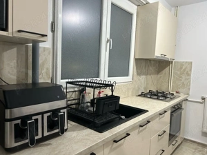 Vand apartament doua camere - imagine 6