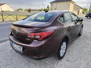Opel Astra J (Sedan) 1.4 turbo 140 CP benzina - imagine 8