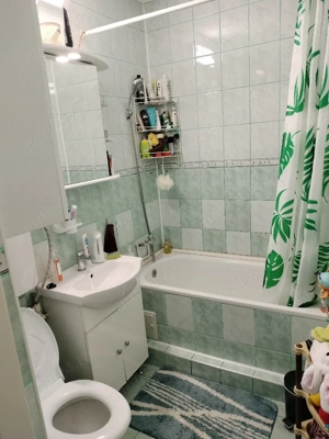 Vând apartament cu 3 camere 