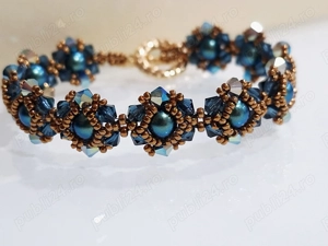 Vând brățări noi, deosebite, realizate manual, cu atenție la detalii. 