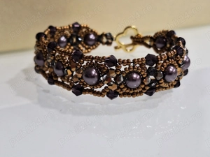 Vând brățări noi, deosebite, realizate manual, cu atenție la detalii