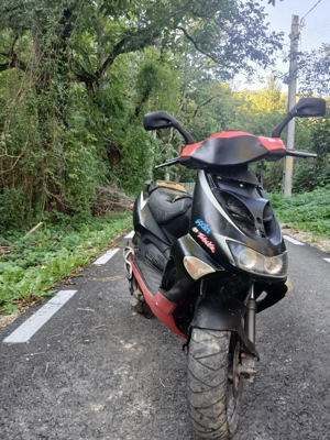 vând scuter aprilia sr50 