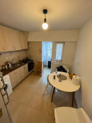 Persoana fizica vand apartament 2 camere capitol, etaj 3 4