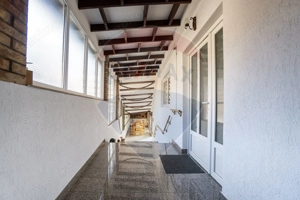 Oportunitate rară: Casă de vacanță sau Pensiune în Poiana Mărului - imagine 8