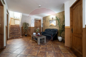 Oportunitate rară: Casă de vacanță sau Pensiune în Poiana Mărului - imagine 10